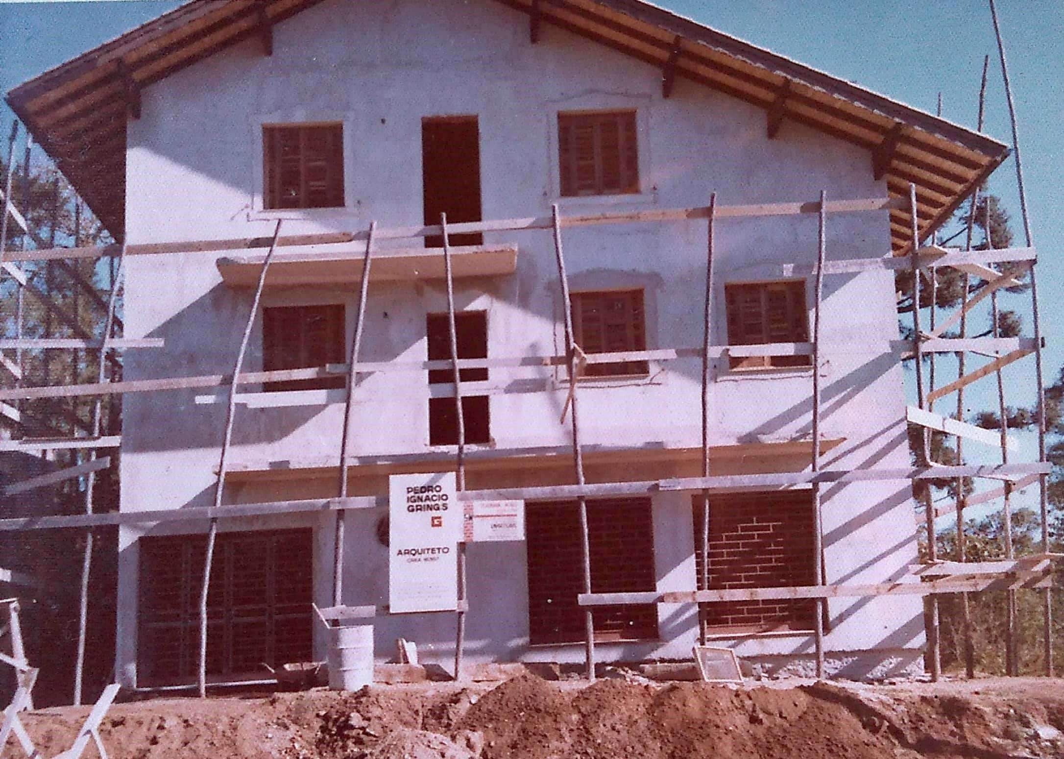 19 - Início da construção da Sede em Nova Petrópolis em 1975.jpg