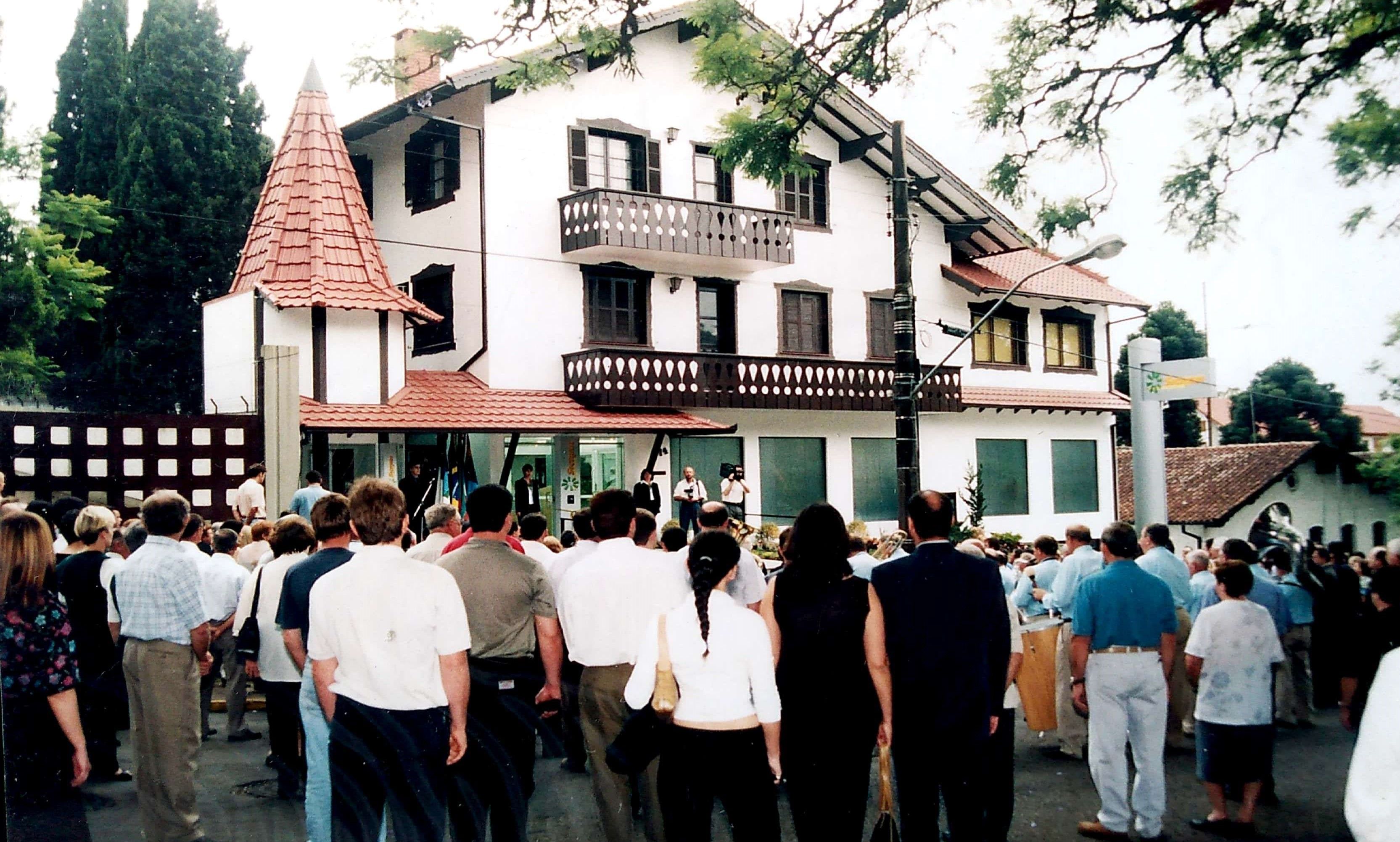 5 - Solenidade de reinauguração - Agência Nova Petrópolis - 14.11.2001.jpg